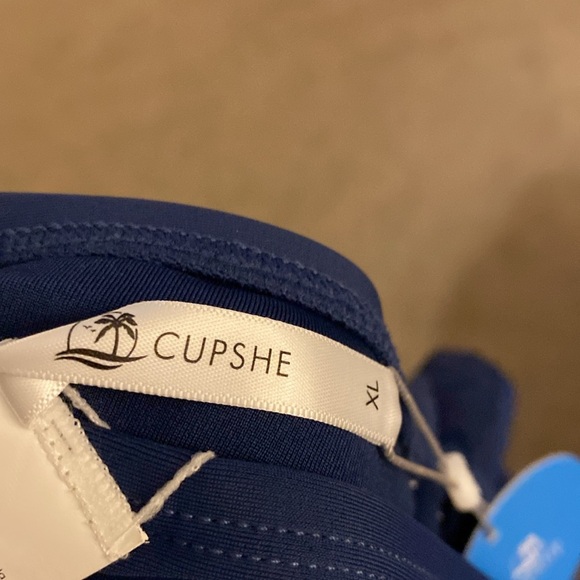 ***NWT*** CUPSHE HALTER RUCHED TUMMY CONTROL ONE PIECE SWIMSUIT - Picture 6 of 12